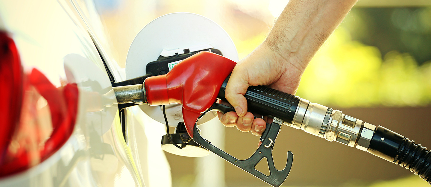 بعد الانخفاض في أسعارها.. تعرف على أسعار الوقود لشهر يوليو في الإمارات 2024
