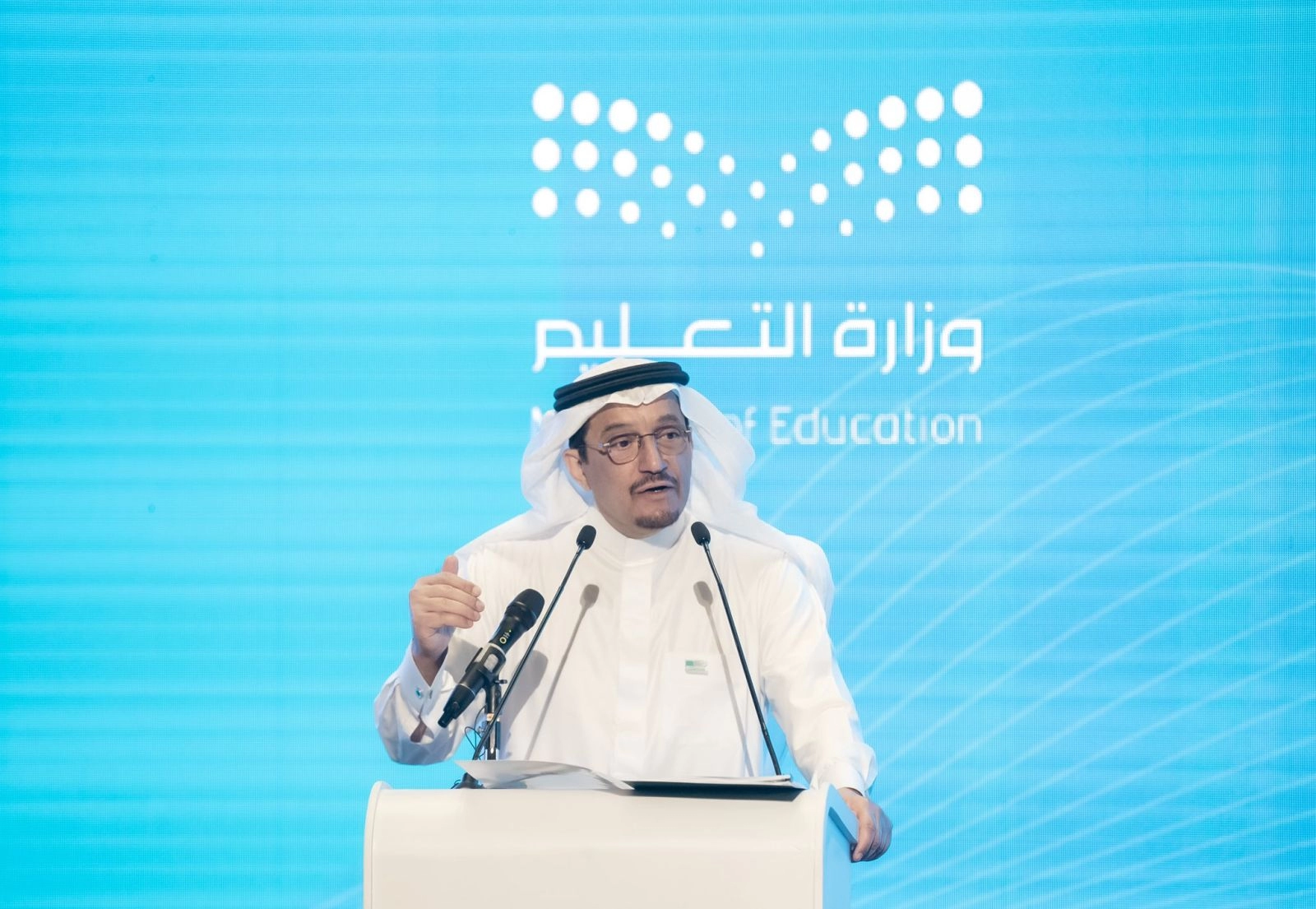عاجل : وزارة التعليم السعودية تعلن رسمياً عودة نظام الفصلين الدراسين وإلغاء الفصل الثالث