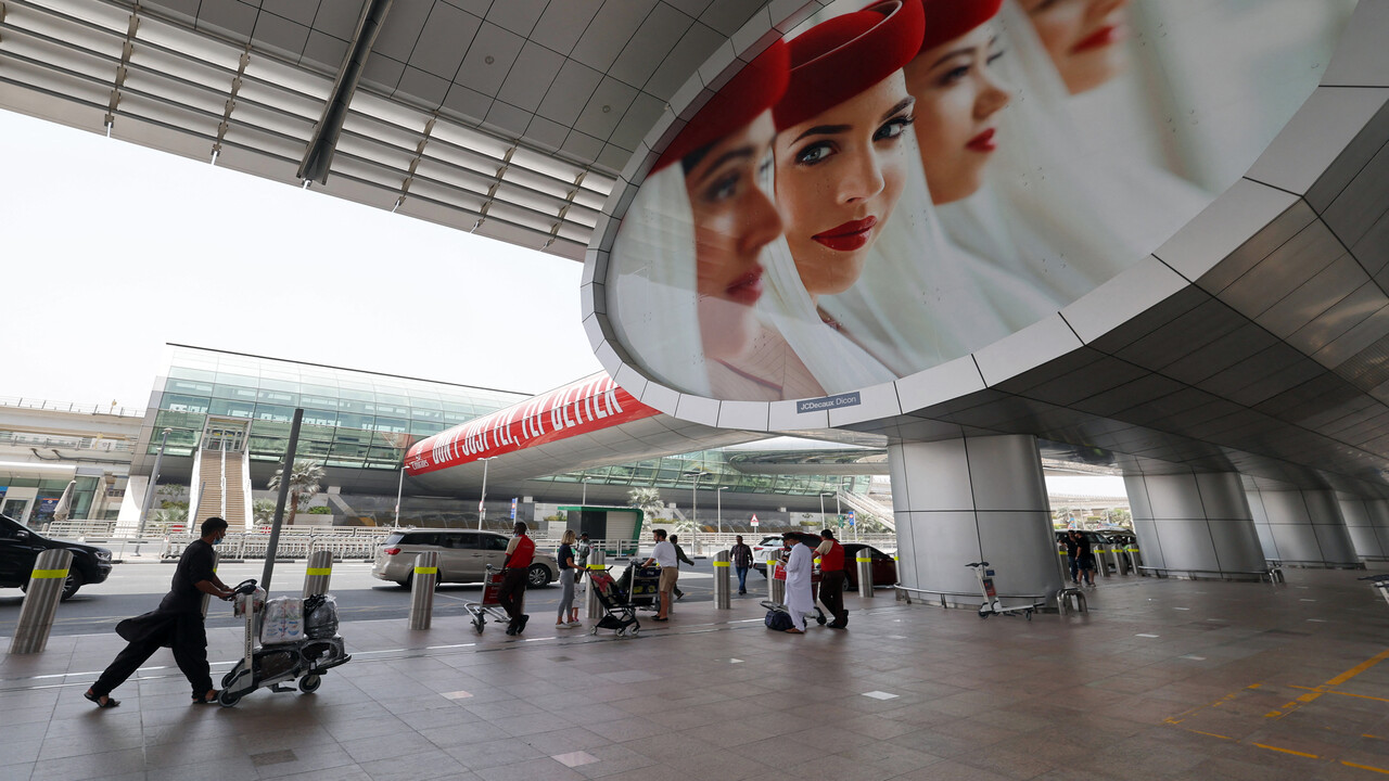 عاجل .. مطار دبي في الامارات يصدر بيان رسمي للمسافرين المغادرين والقادمين