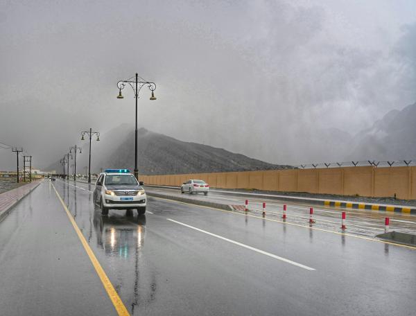 في هذا اليوم التاريخي بدأت سلطنة عمان تتأثر بتأثير من موجة منخفضة للضغط الجوي : التفاصيل