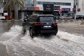 عاجل .. الارصاد الجوية تحذر من هطول أمطار غزيرة في مناطق كثيرة في الإمارات بسبب المنخفض الجوي والسلطات تحذر السكان